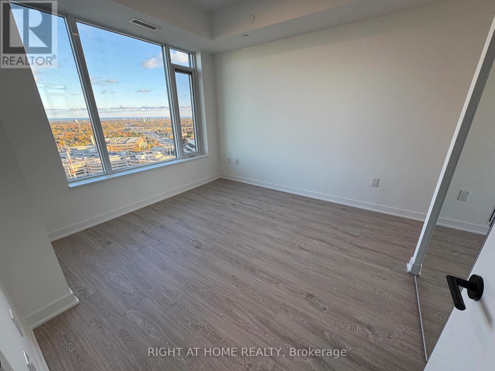 2111 - 2495 Eglinton Avenue W, Mississauga, Ontario  L5M 2T2 - Photo 33 - W12497678