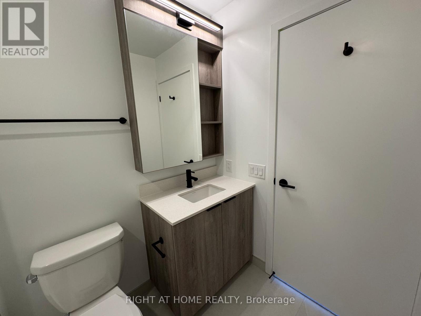 2111 - 2495 Eglinton Avenue W, Mississauga, Ontario  L5M 2T2 - Photo 39 - W12497678