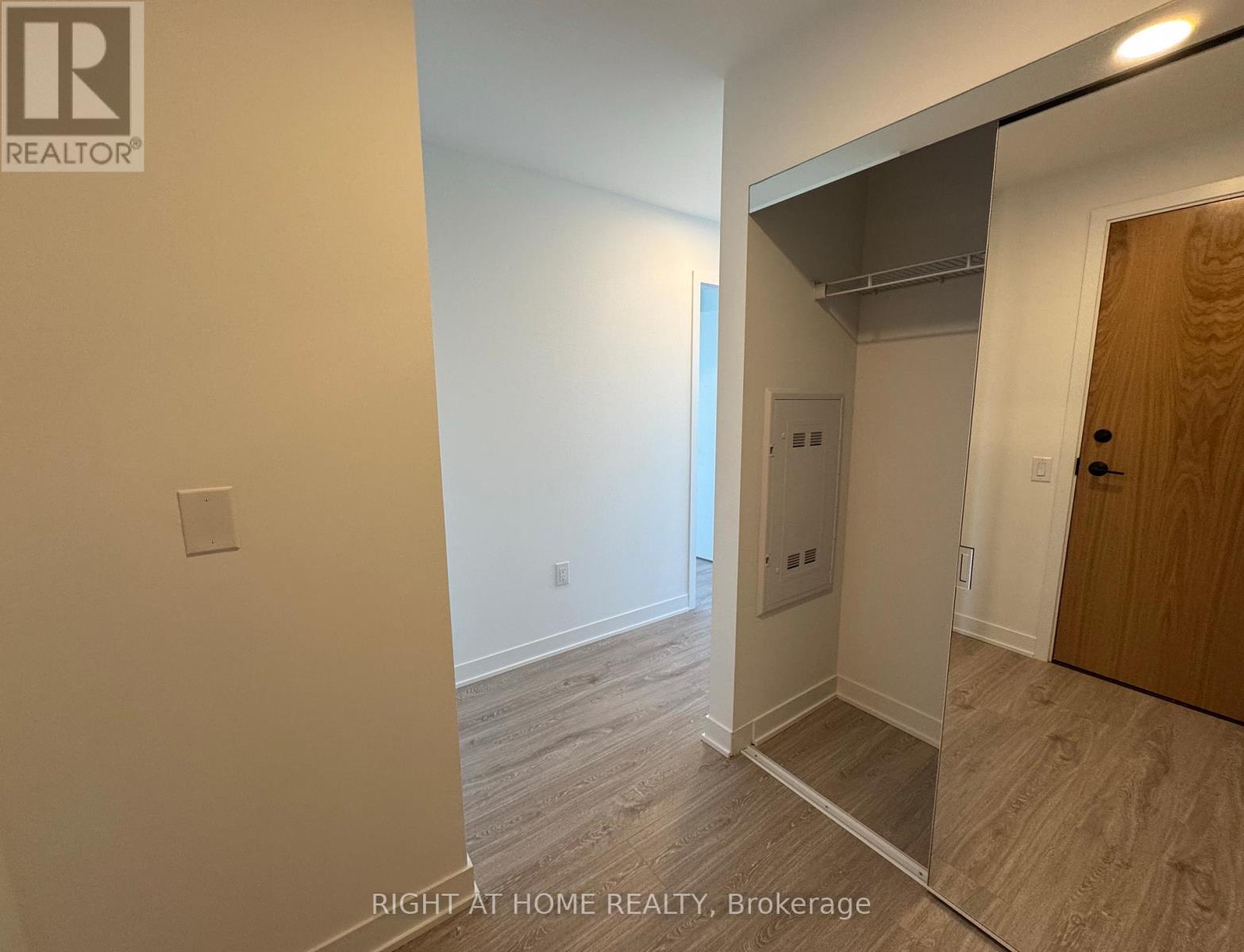 2111 - 2495 Eglinton Avenue W, Mississauga, Ontario  L5M 2T2 - Photo 8 - W12497678