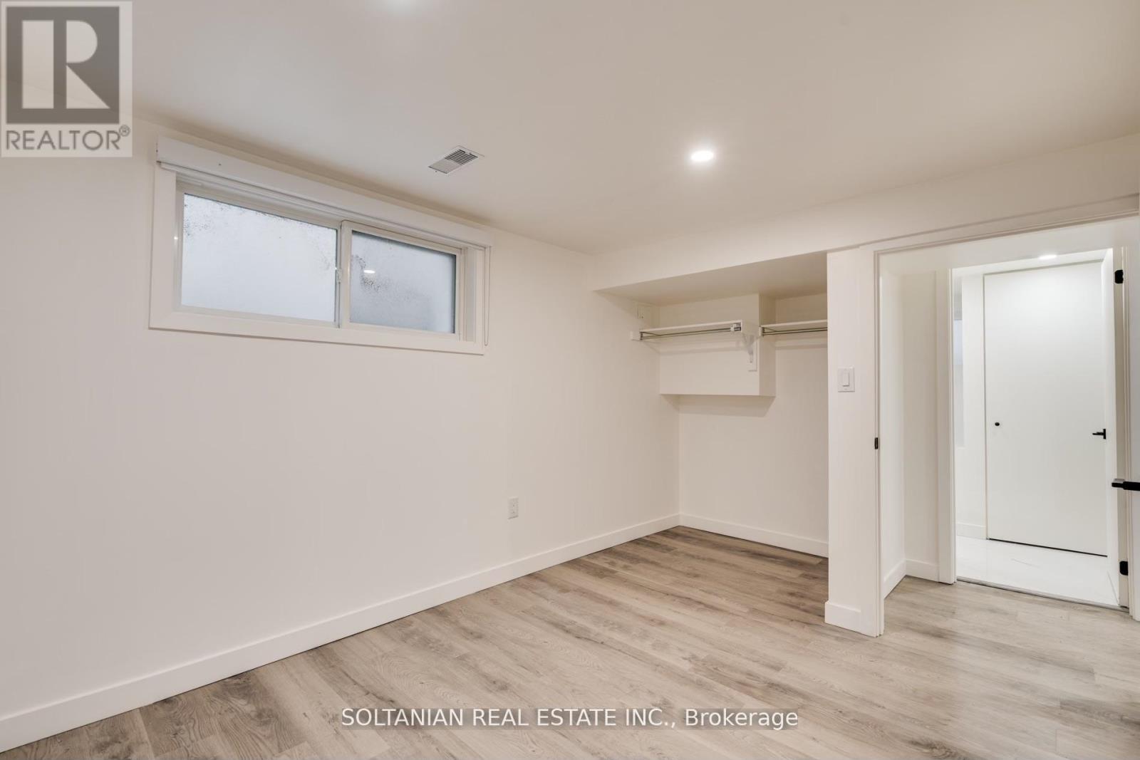 35 Cheshire Drive, Toronto (Princess-Rosethorn), Ontario  M9B 2N7 - Photo 31 - W12497698