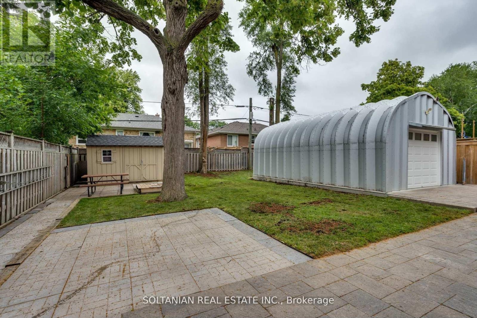 35 Cheshire Drive, Toronto (Princess-Rosethorn), Ontario  M9B 2N7 - Photo 36 - W12497698