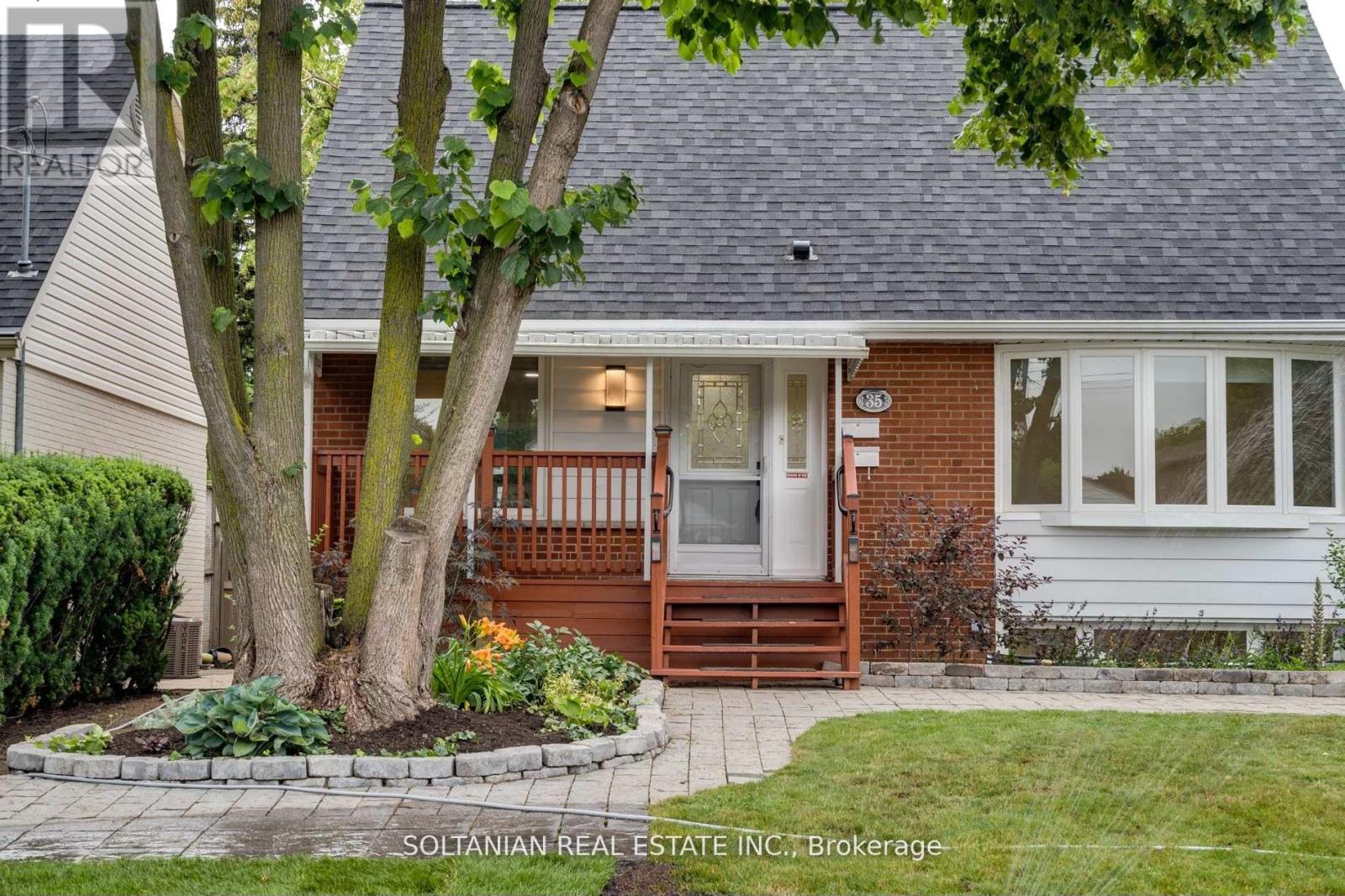 35 Cheshire Drive, Toronto (Princess-Rosethorn), Ontario  M9B 2N7 - Photo 49 - W12497698
