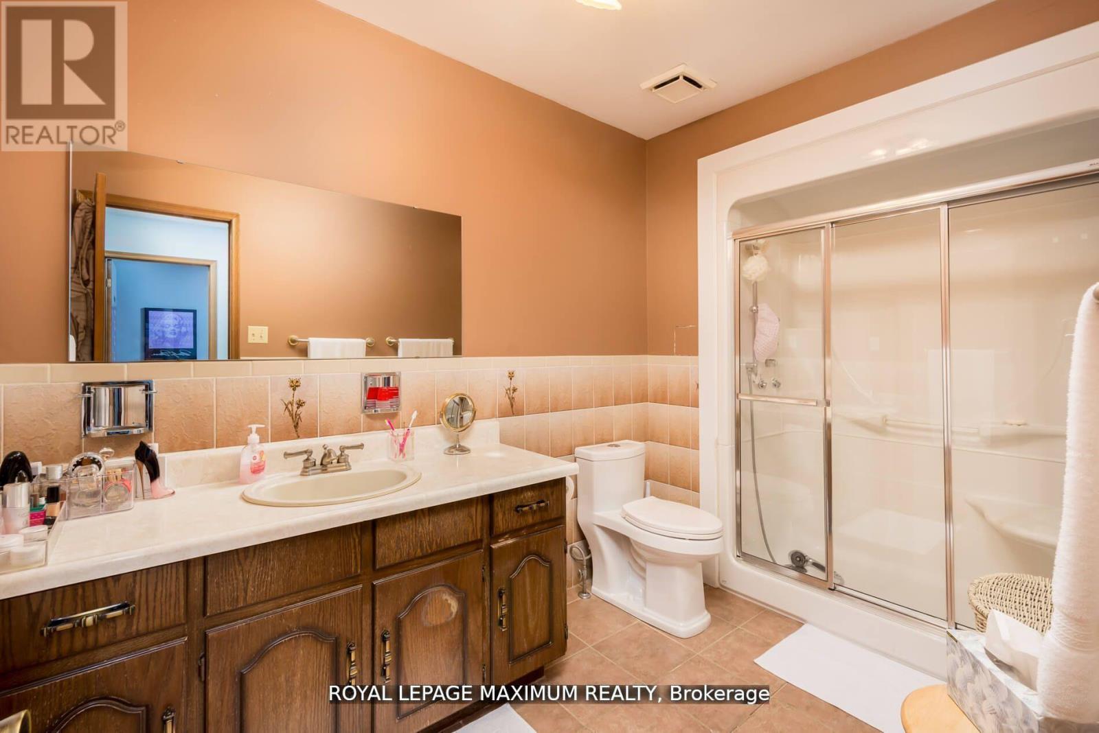 44 Flagstick Court, Toronto (York University Heights), Ontario  M3J 3B8 - Photo 15 - W12497702