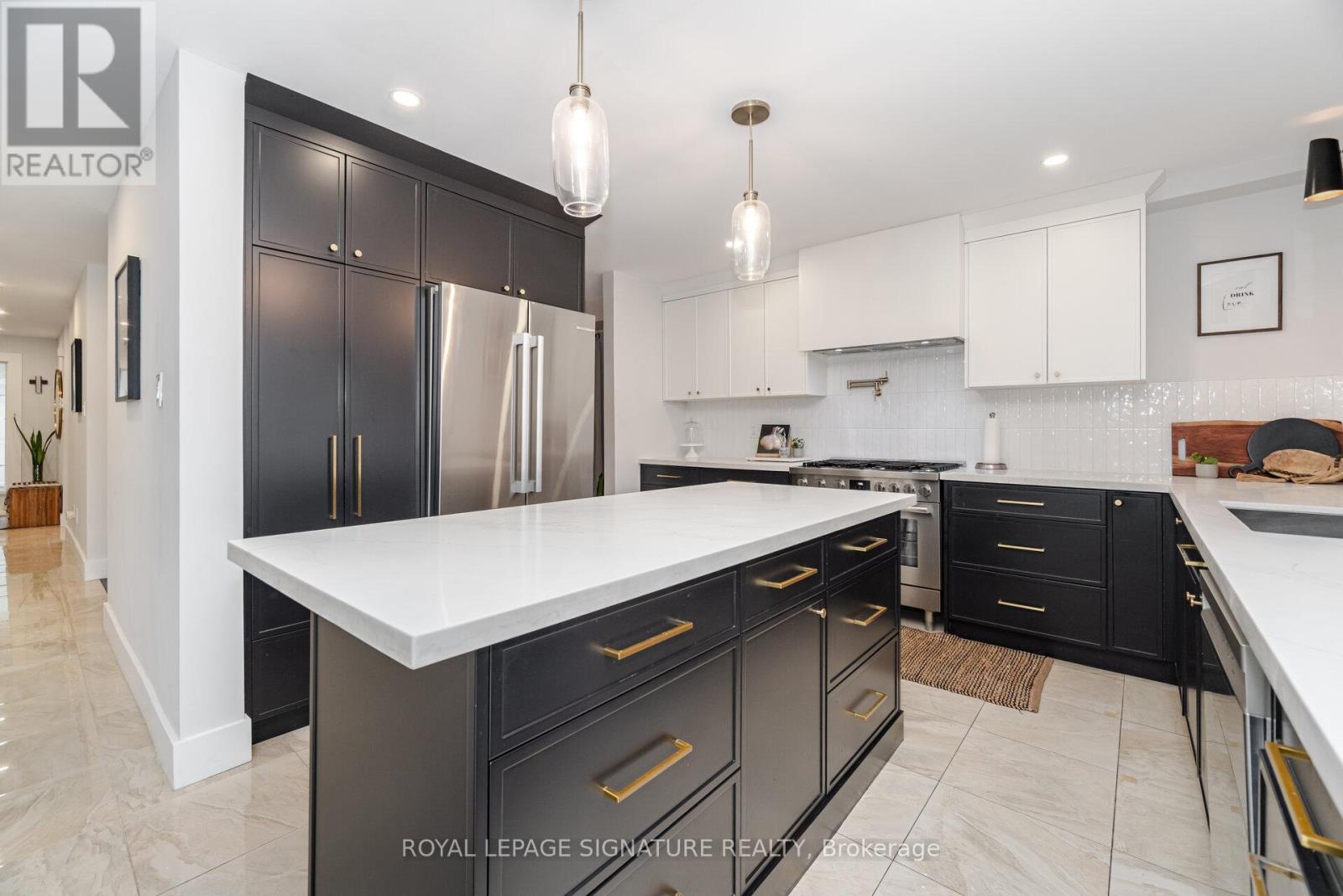 51 Kenpark Avenue, Brampton (Snelgrove), Ontario  L6Z 3R6 - Photo 11 - W12497708