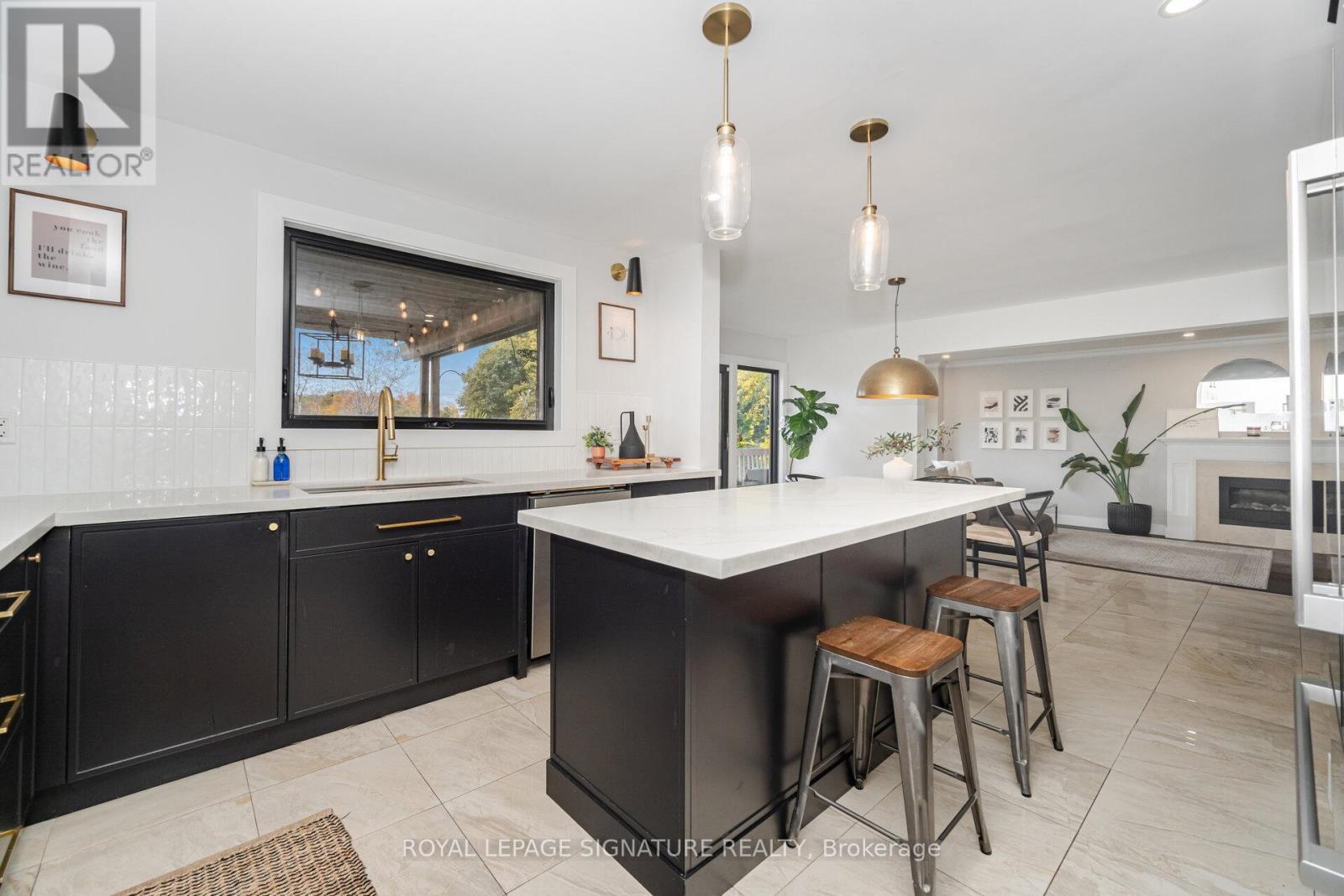 51 Kenpark Avenue, Brampton (Snelgrove), Ontario  L6Z 3R6 - Photo 12 - W12497708