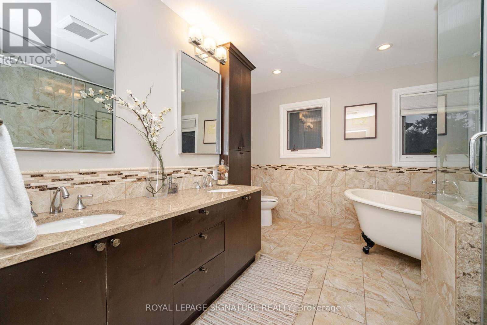 51 Kenpark Avenue, Brampton (Snelgrove), Ontario  L6Z 3R6 - Photo 25 - W12497708