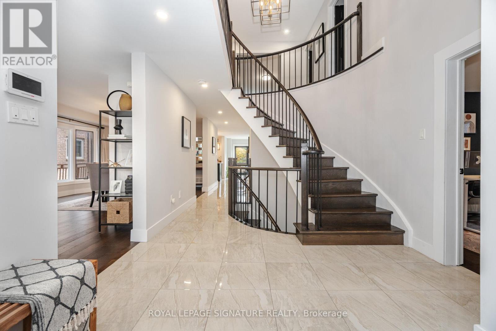 51 Kenpark Avenue, Brampton (Snelgrove), Ontario  L6Z 3R6 - Photo 7 - W12497708