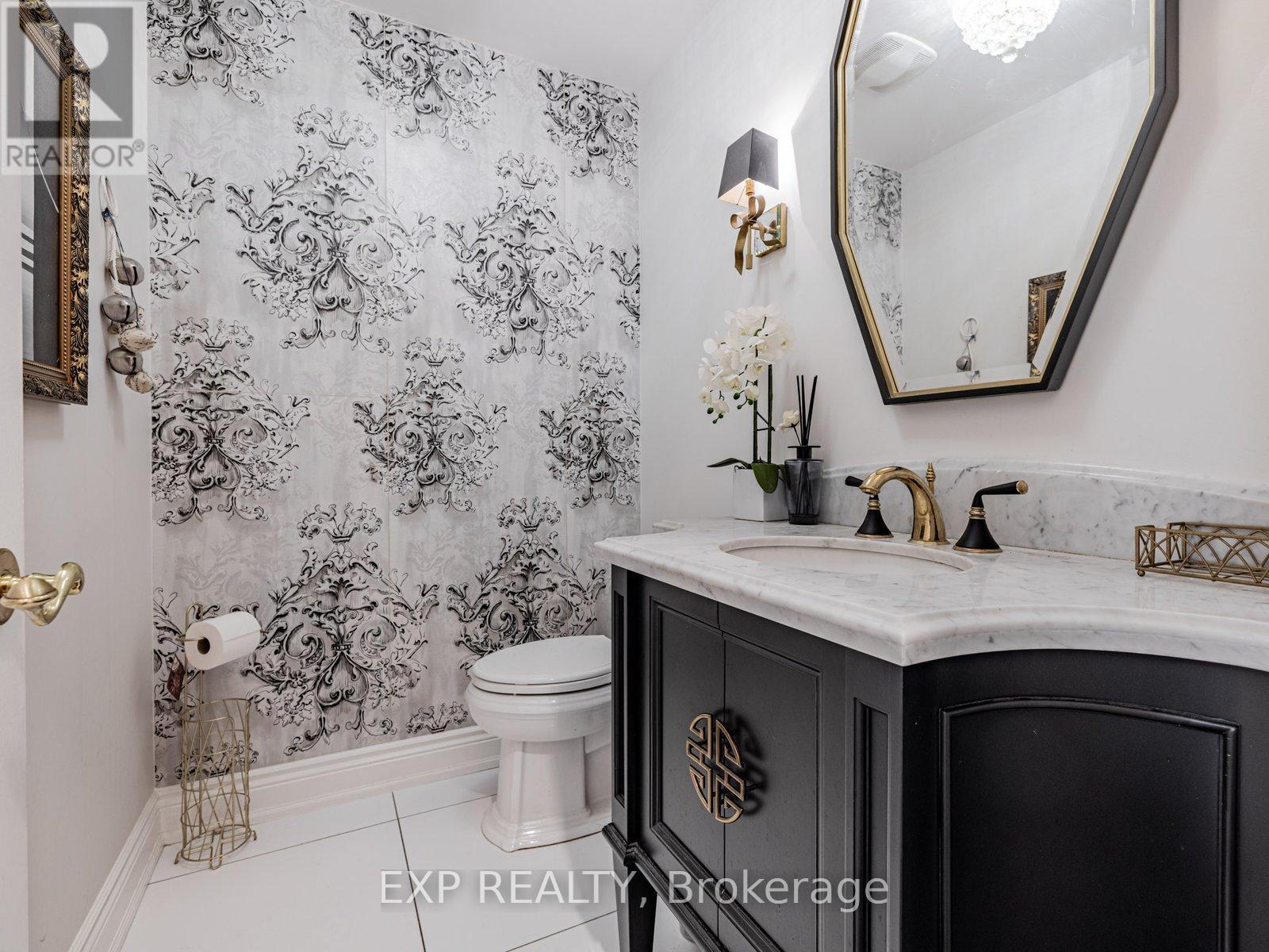 13 Bourdon Avenue, Toronto (Rustic), Ontario  M6L 2Y7 - Photo 12 - W12497718