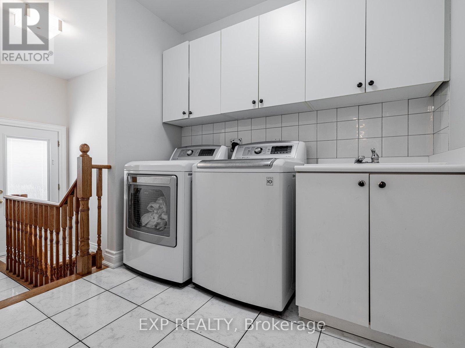 13 Bourdon Avenue, Toronto (Rustic), Ontario  M6L 2Y7 - Photo 13 - W12497718