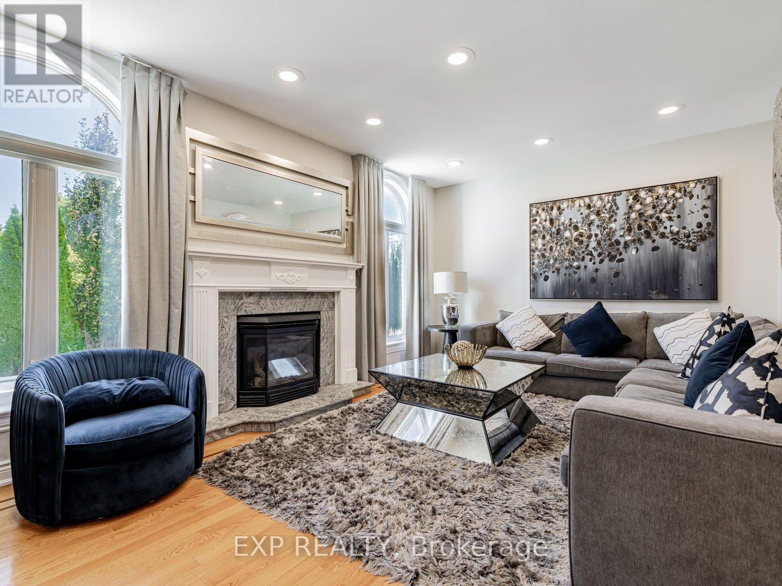 13 Bourdon Avenue, Toronto (Rustic), Ontario  M6L 2Y7 - Photo 14 - W12497718