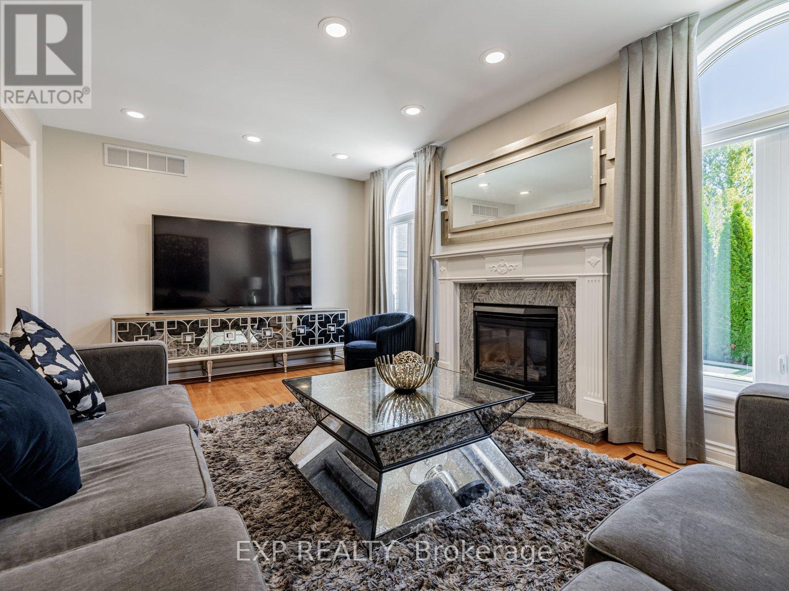 13 Bourdon Avenue, Toronto (Rustic), Ontario  M6L 2Y7 - Photo 15 - W12497718