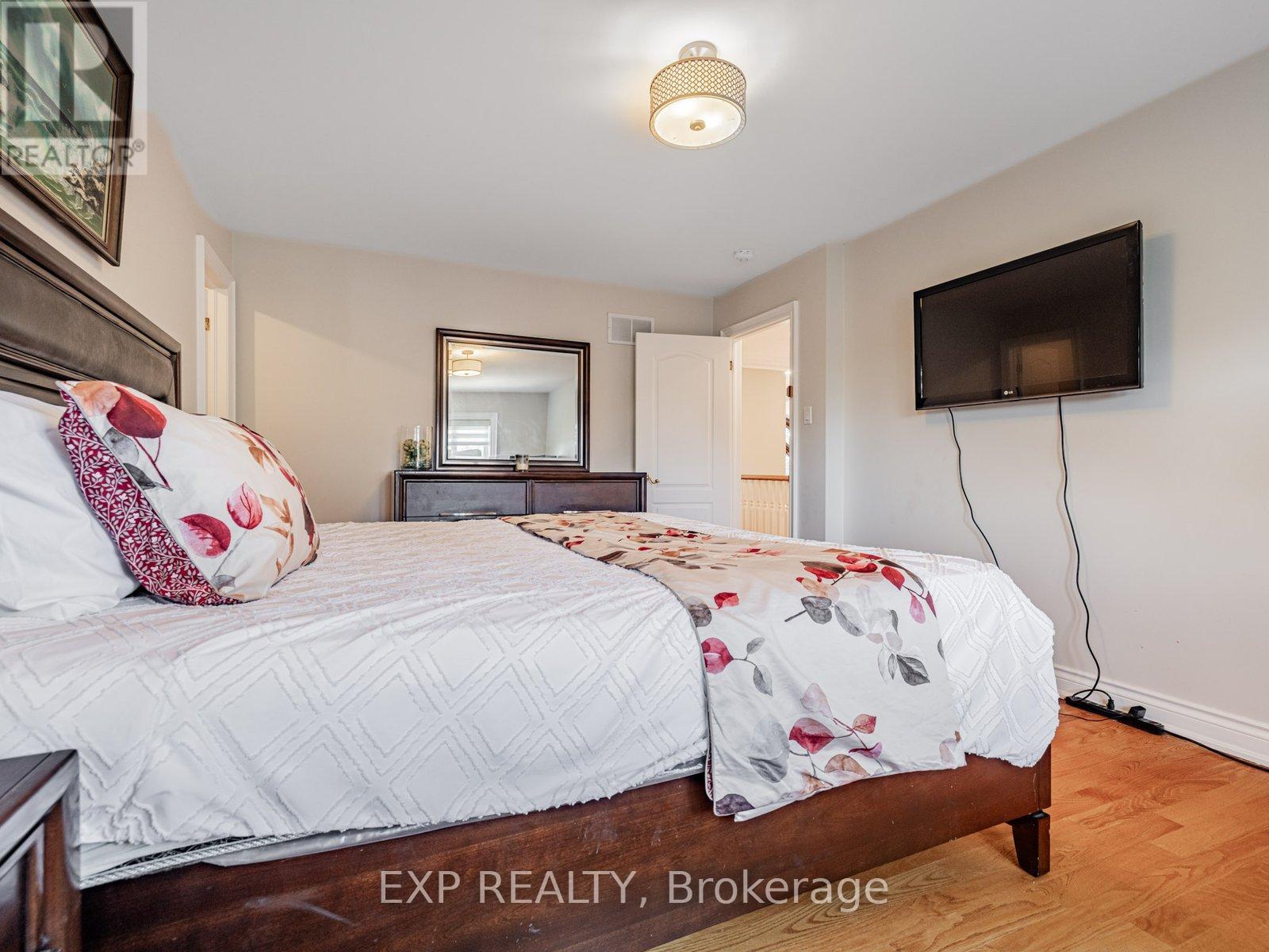 13 Bourdon Avenue, Toronto (Rustic), Ontario  M6L 2Y7 - Photo 27 - W12497718