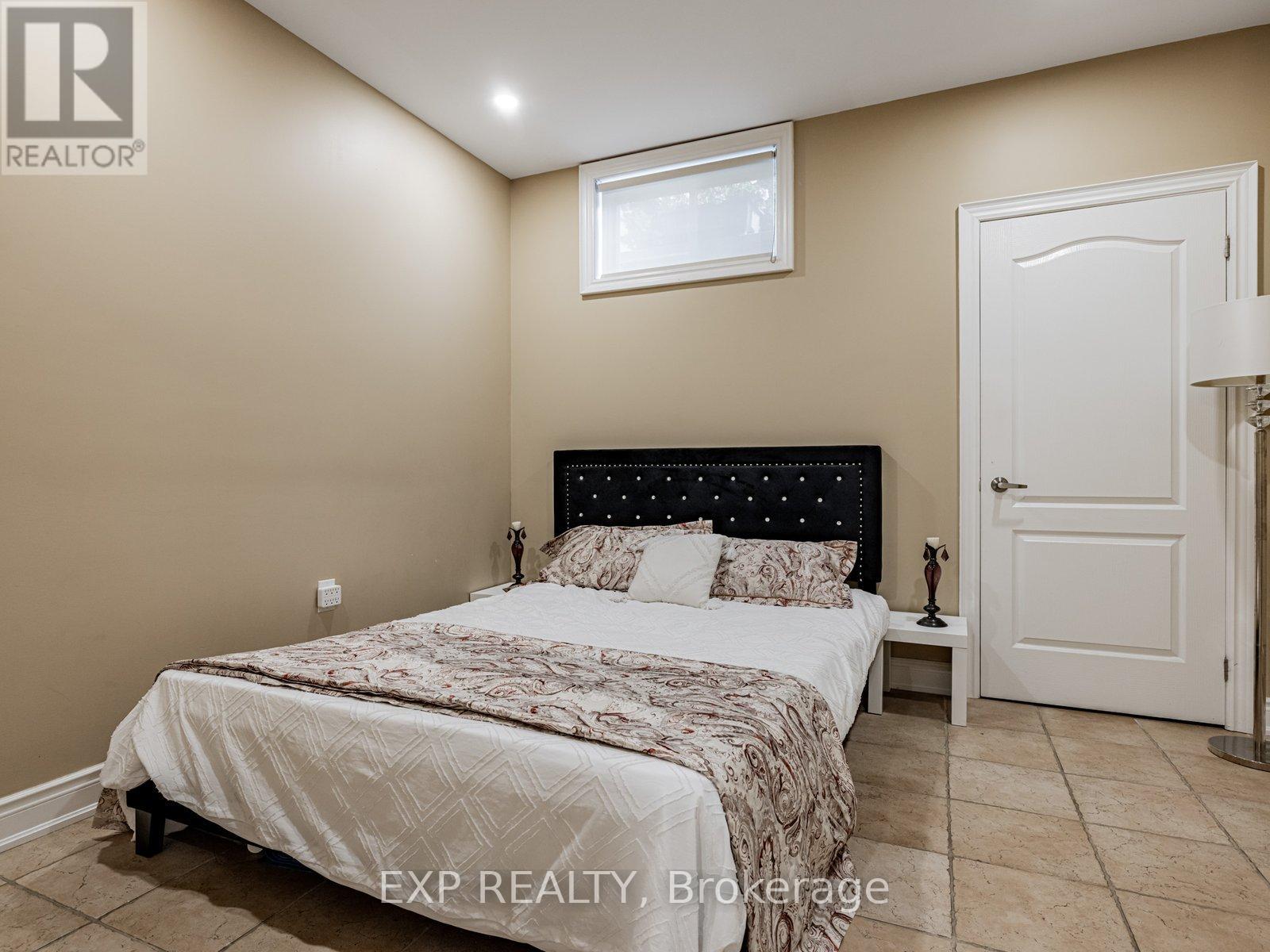 13 Bourdon Avenue, Toronto (Rustic), Ontario  M6L 2Y7 - Photo 34 - W12497718