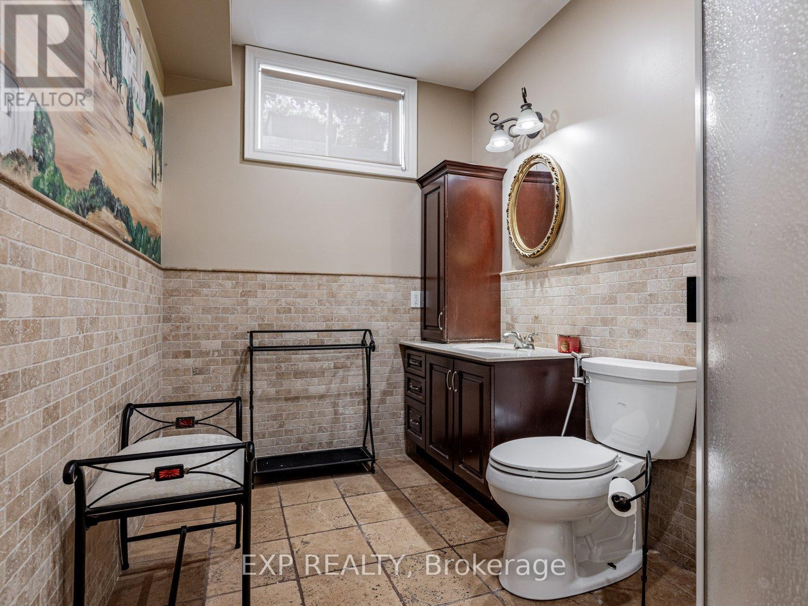 13 Bourdon Avenue, Toronto (Rustic), Ontario  M6L 2Y7 - Photo 35 - W12497718