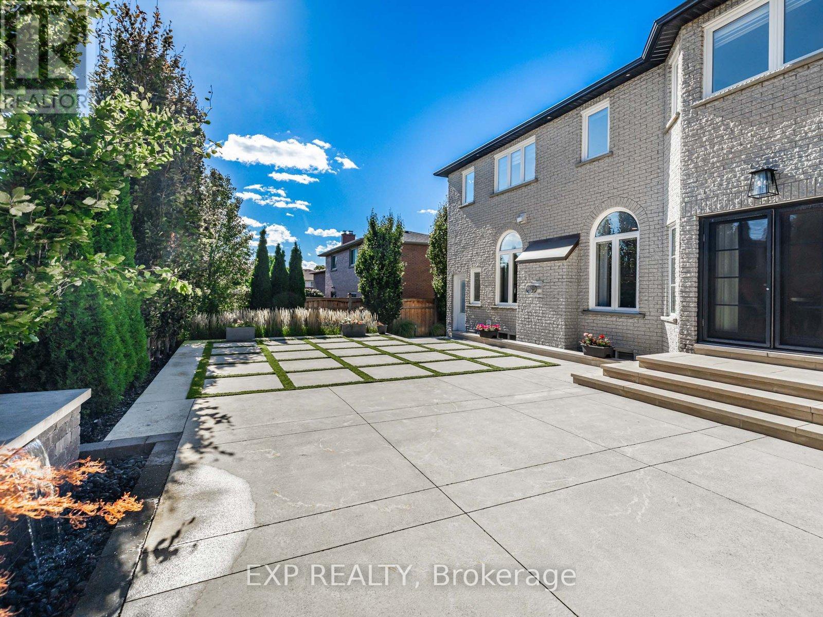 13 Bourdon Avenue, Toronto (Rustic), Ontario  M6L 2Y7 - Photo 38 - W12497718