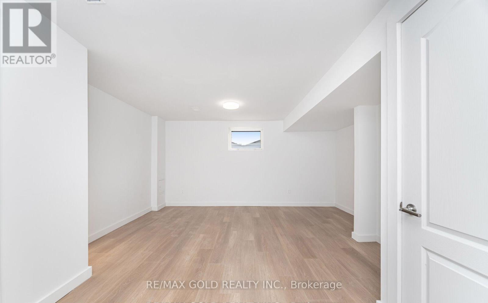 3309 Jolliffe Avenue, Mississauga (Malton), Ontario  L4T 1V6 - Photo 18 - W12497722