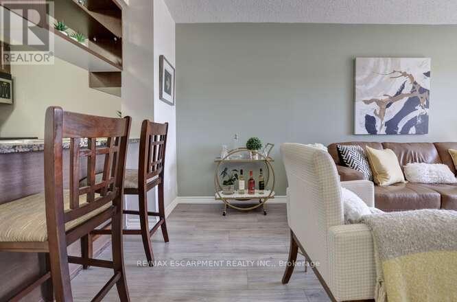 202 - 2391 Central Park Drive, Oakville (Ro River Oaks), Ontario  L6H 0E4 - Photo 13 - W12497726