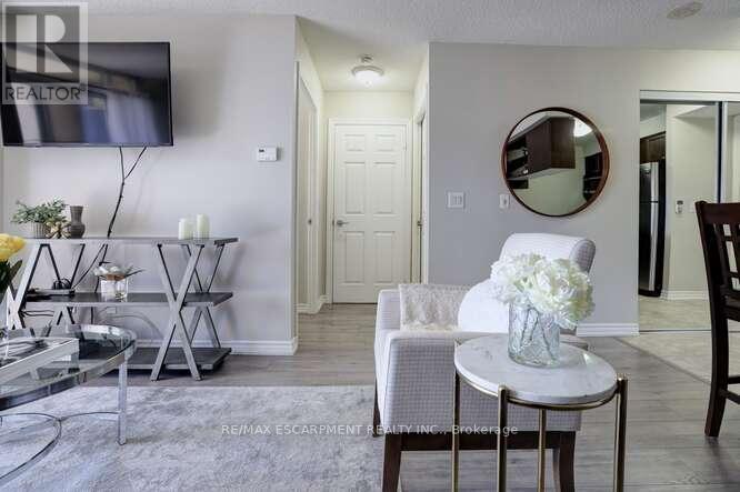 202 - 2391 Central Park Drive, Oakville (Ro River Oaks), Ontario  L6H 0E4 - Photo 25 - W12497726