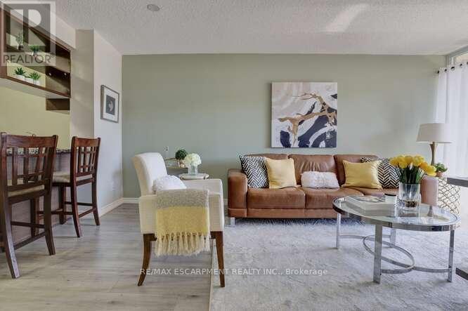 202 - 2391 Central Park Drive, Oakville (Ro River Oaks), Ontario  L6H 0E4 - Photo 8 - W12497726