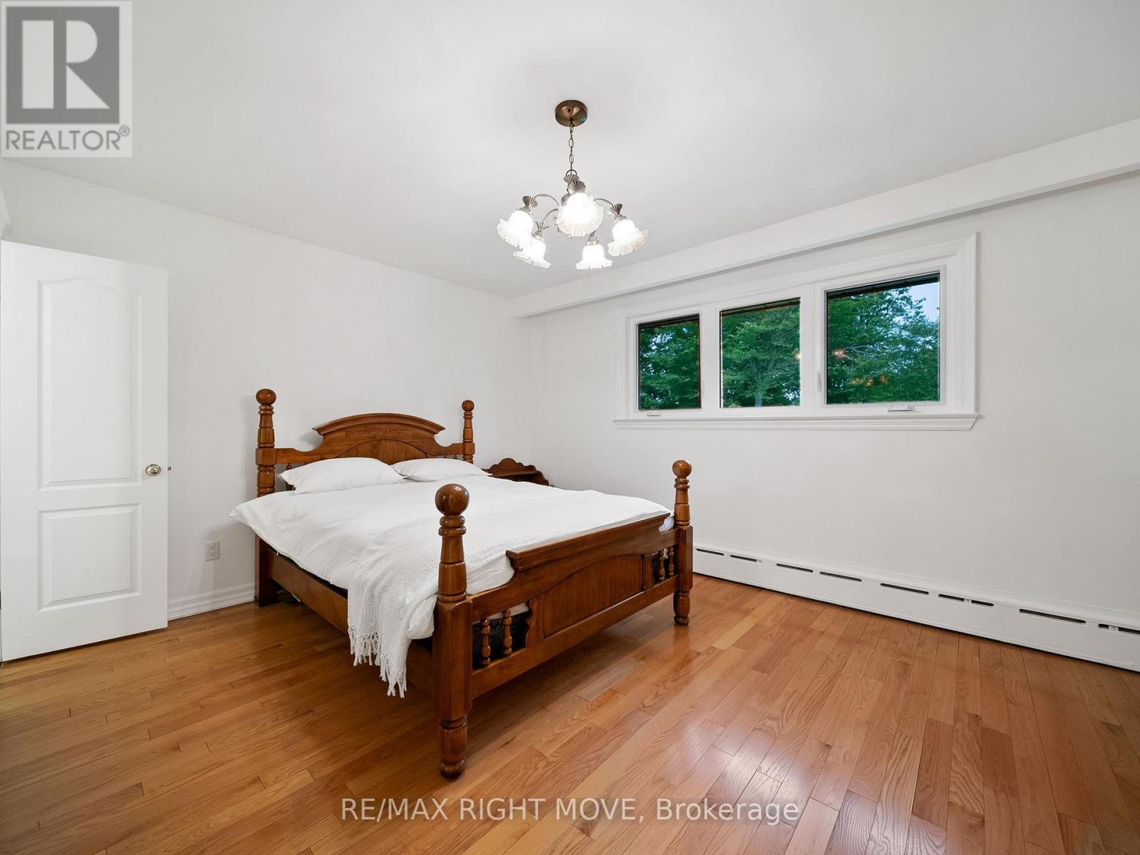 22 Ladyshot Crescent, Toronto (York University Heights), Ontario  M3J 1X2 - Photo 14 - W12497734