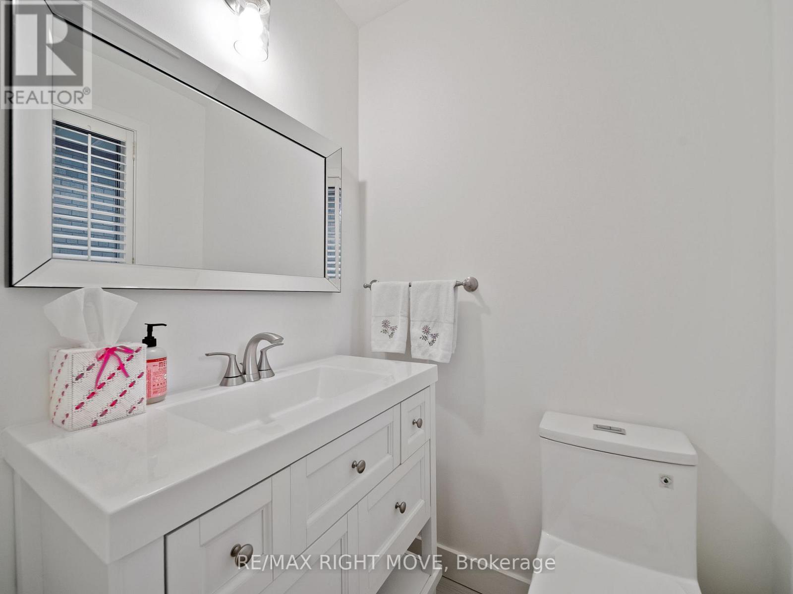 22 Ladyshot Crescent, Toronto (York University Heights), Ontario  M3J 1X2 - Photo 17 - W12497734