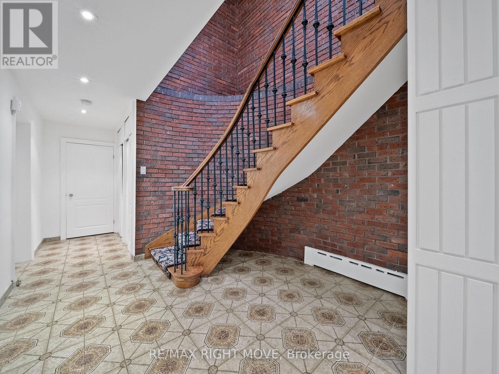 22 Ladyshot Crescent, Toronto (York University Heights), Ontario  M3J 1X2 - Photo 18 - W12497734