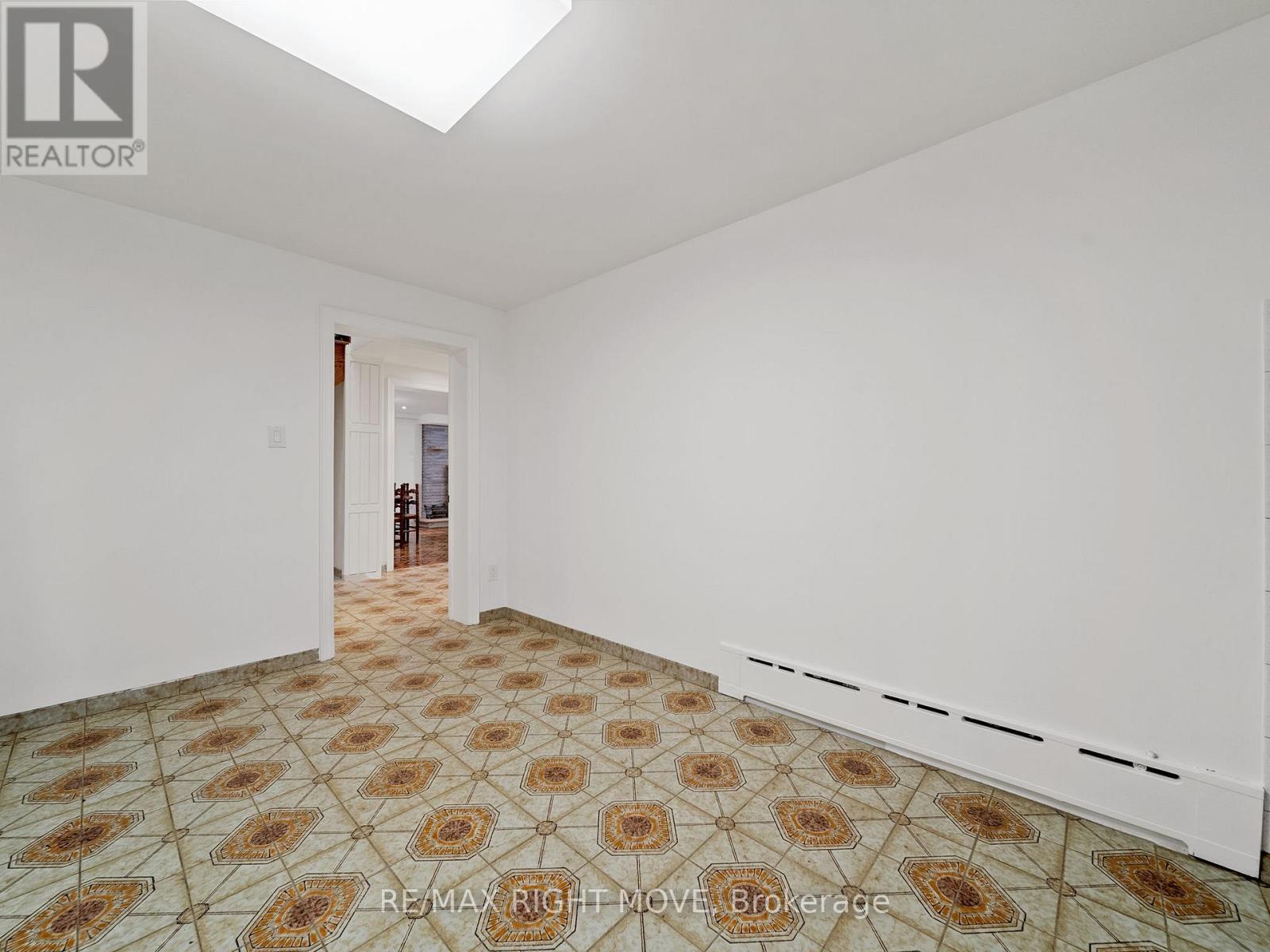 22 Ladyshot Crescent, Toronto (York University Heights), Ontario  M3J 1X2 - Photo 21 - W12497734