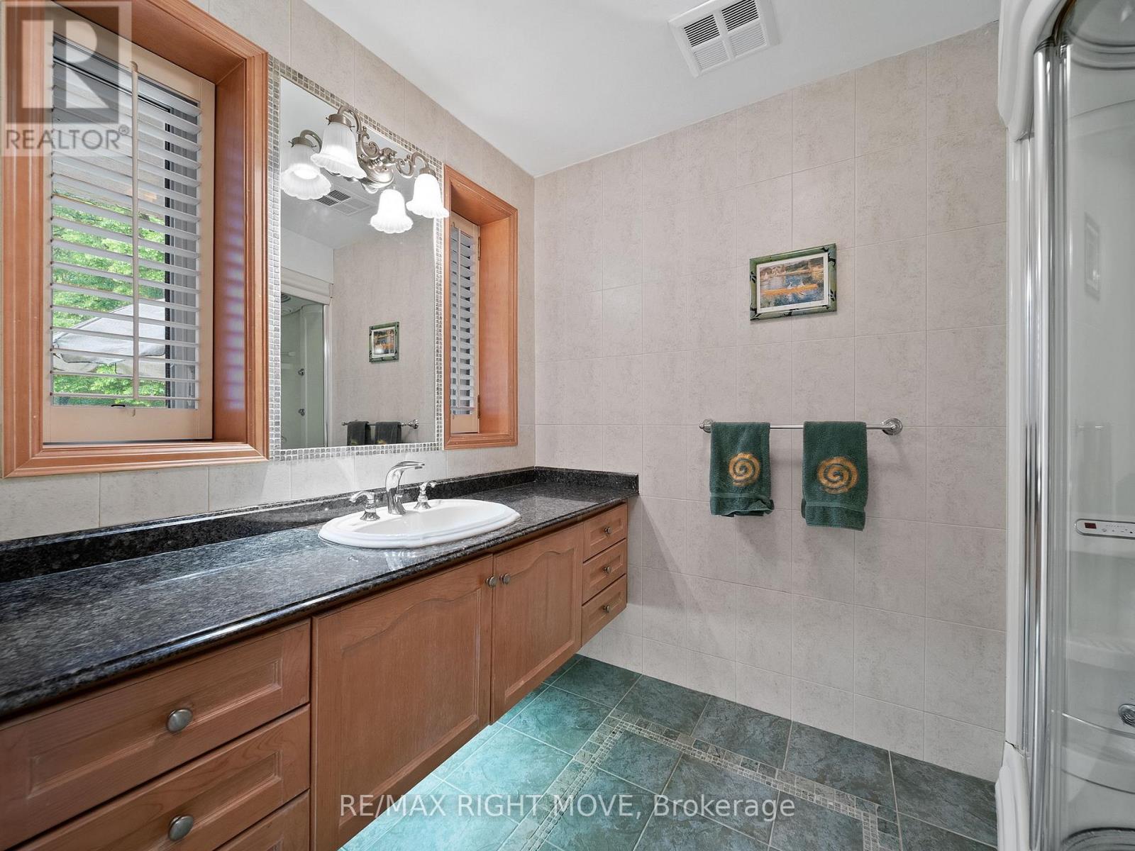 22 Ladyshot Crescent, Toronto (York University Heights), Ontario  M3J 1X2 - Photo 24 - W12497734