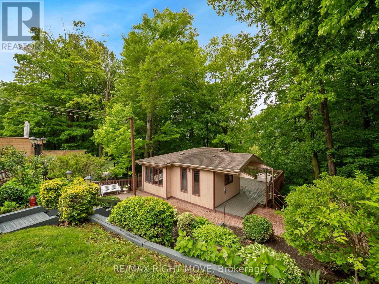 22 Ladyshot Crescent, Toronto (York University Heights), Ontario  M3J 1X2 - Photo 39 - W12497734