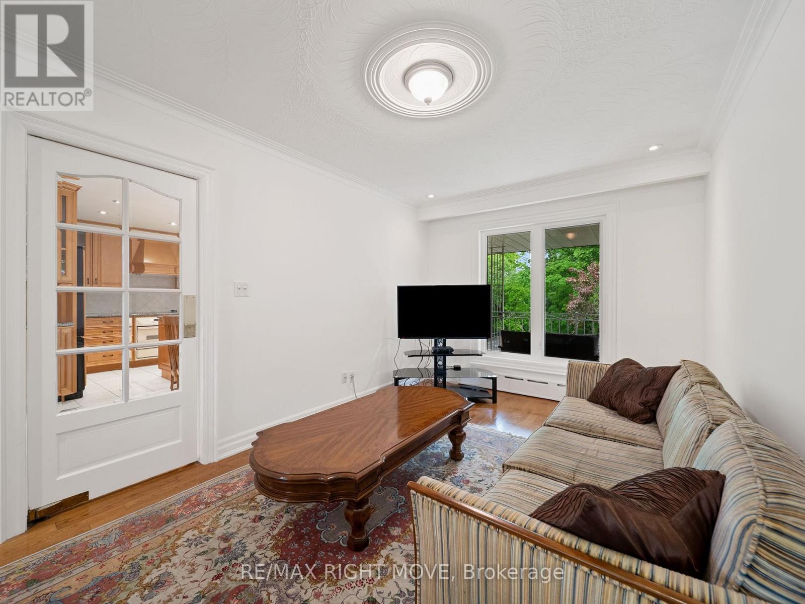 22 Ladyshot Crescent, Toronto (York University Heights), Ontario  M3J 1X2 - Photo 7 - W12497734