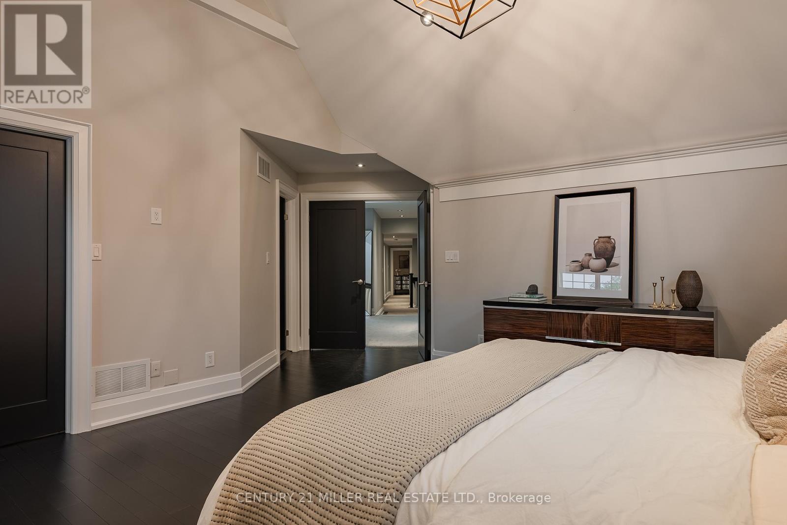 115 Charnwood Drive, Oakville (Fd Ford), Ontario  L6J 5G8 - Photo 19 - W12497788