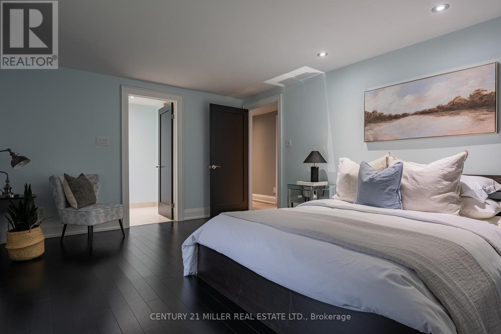 115 Charnwood Drive, Oakville (Fd Ford), Ontario  L6J 5G8 - Photo 22 - W12497788