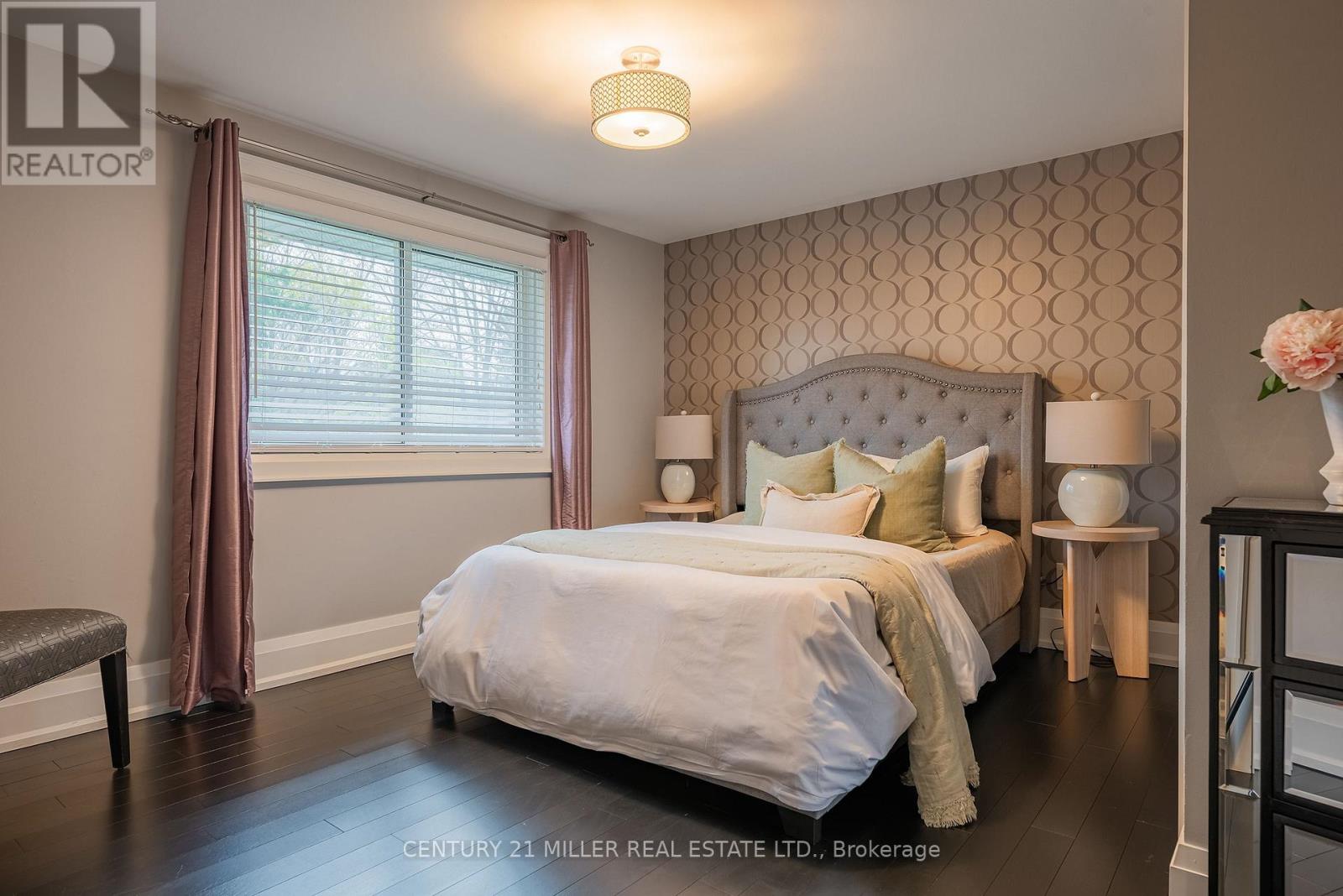 115 Charnwood Drive, Oakville (Fd Ford), Ontario  L6J 5G8 - Photo 23 - W12497788