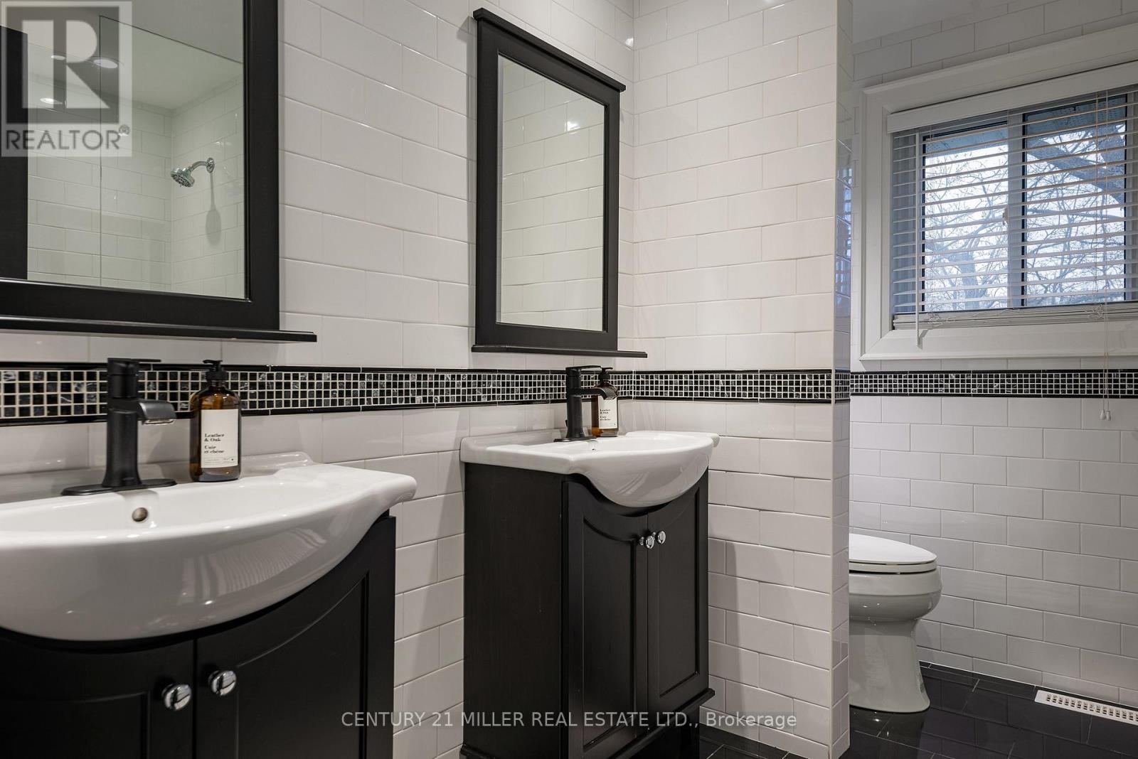 115 Charnwood Drive, Oakville (Fd Ford), Ontario  L6J 5G8 - Photo 28 - W12497788