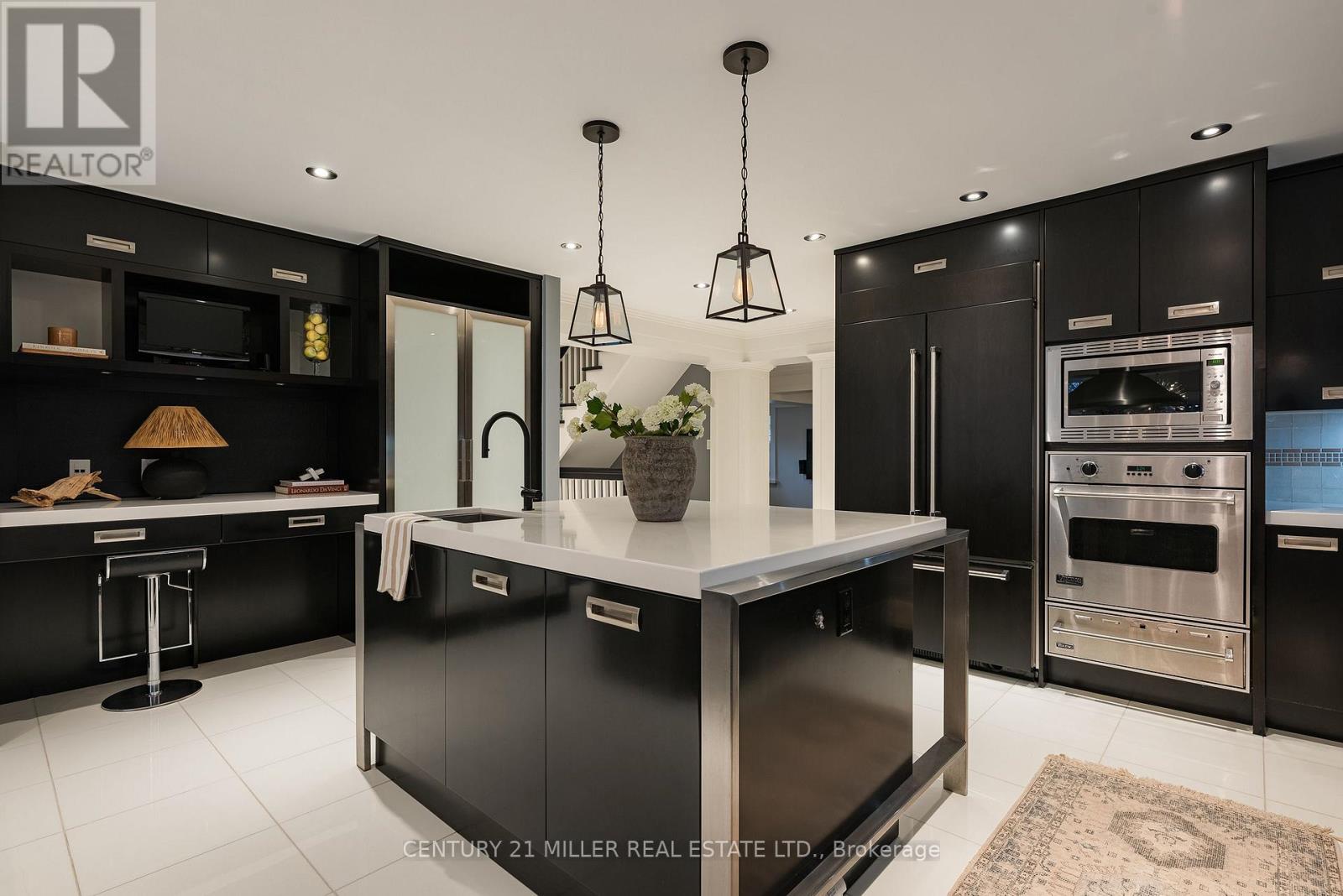 115 Charnwood Drive, Oakville (Fd Ford), Ontario  L6J 5G8 - Photo 7 - W12497788