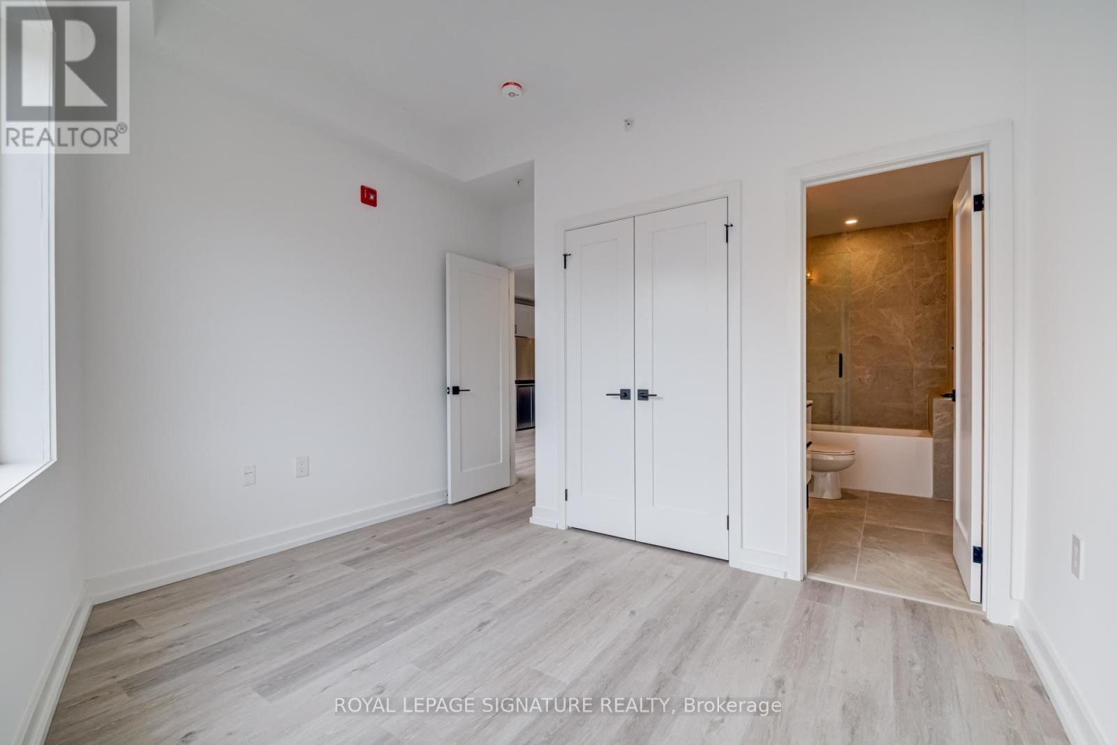 8 - 3039 Dundas Street W, Toronto, Ontario  M6P 1Z5 - Photo 10 - W12497790