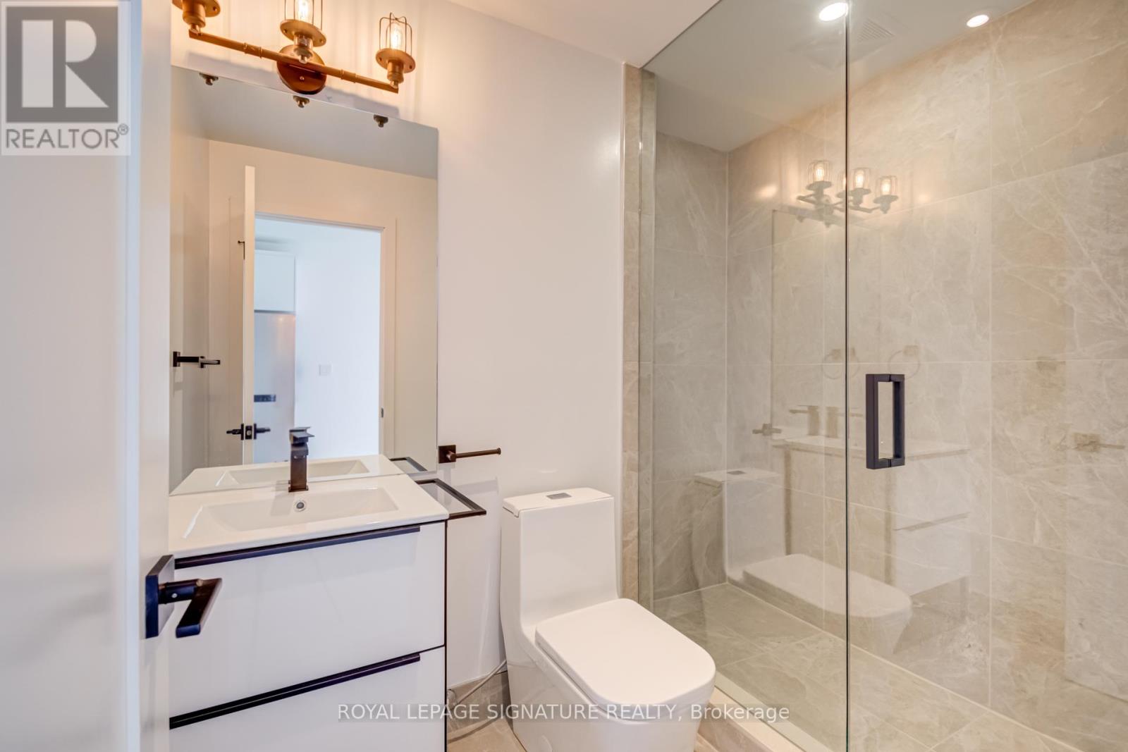 8 - 3039 Dundas Street W, Toronto, Ontario  M6P 1Z5 - Photo 18 - W12497790