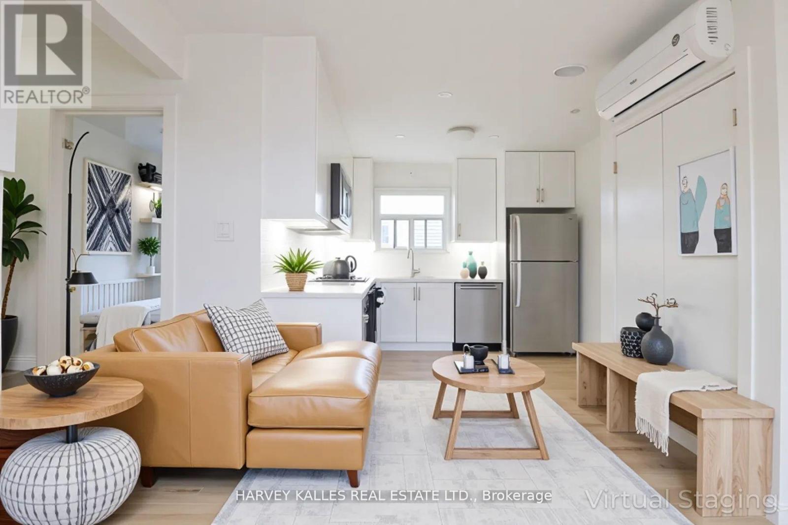 8 - 4 Benson Avenue, Mississauga, Ontario  L5H 2P2 - Photo 2 - W12497792