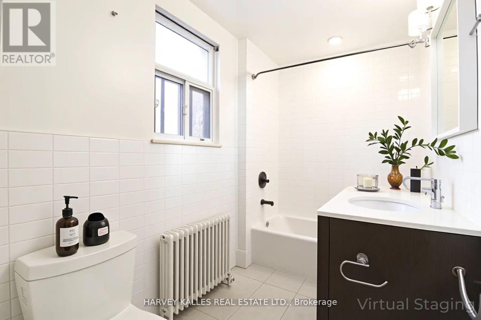 8 - 4 Benson Avenue, Mississauga, Ontario  L5H 2P2 - Photo 7 - W12497792