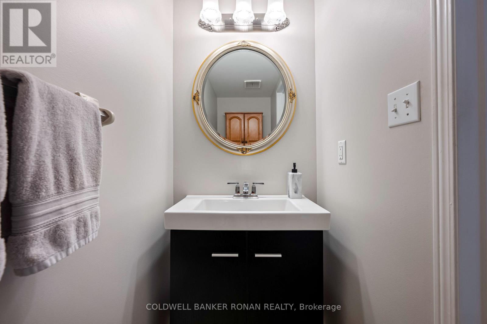 44 Baccarat Crescent, Brampton, Ontario  L7A 1K7 - Photo 13 - W12497814