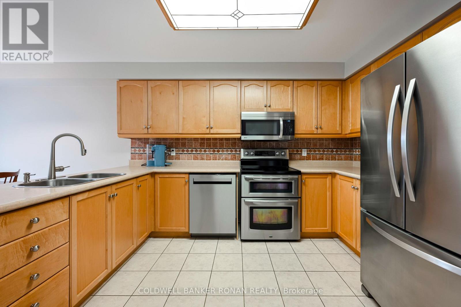 44 Baccarat Crescent, Brampton, Ontario  L7A 1K7 - Photo 16 - W12497814