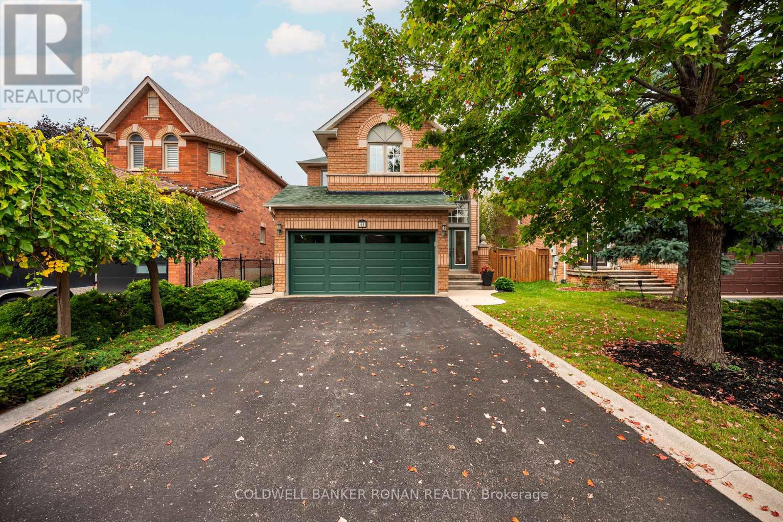 44 Baccarat Crescent, Brampton, Ontario  L7A 1K7 - Photo 3 - W12497814