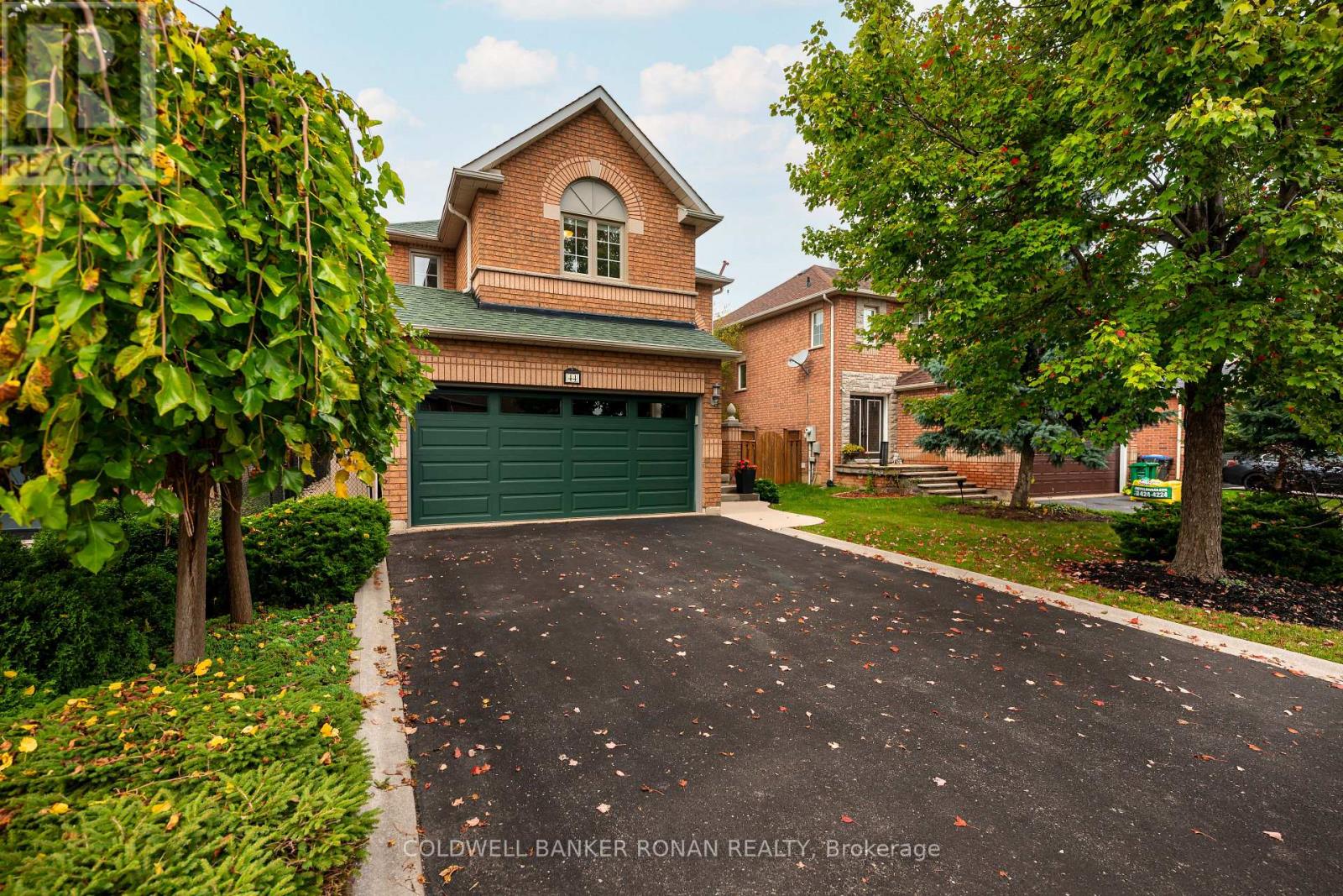 44 Baccarat Crescent, Brampton, Ontario  L7A 1K7 - Photo 4 - W12497814