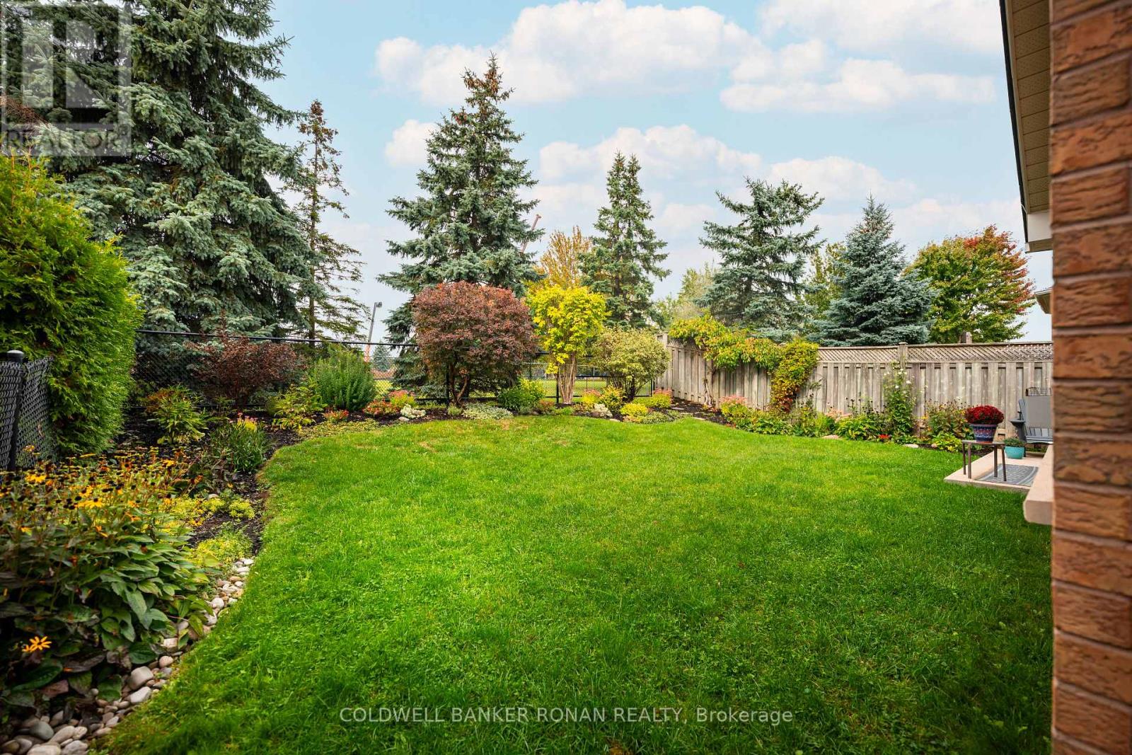 44 Baccarat Crescent, Brampton, Ontario  L7A 1K7 - Photo 8 - W12497814