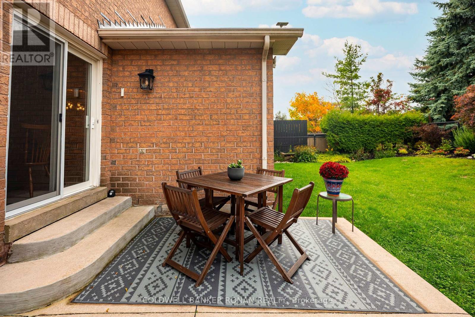 44 Baccarat Crescent, Brampton, Ontario  L7A 1K7 - Photo 9 - W12497814