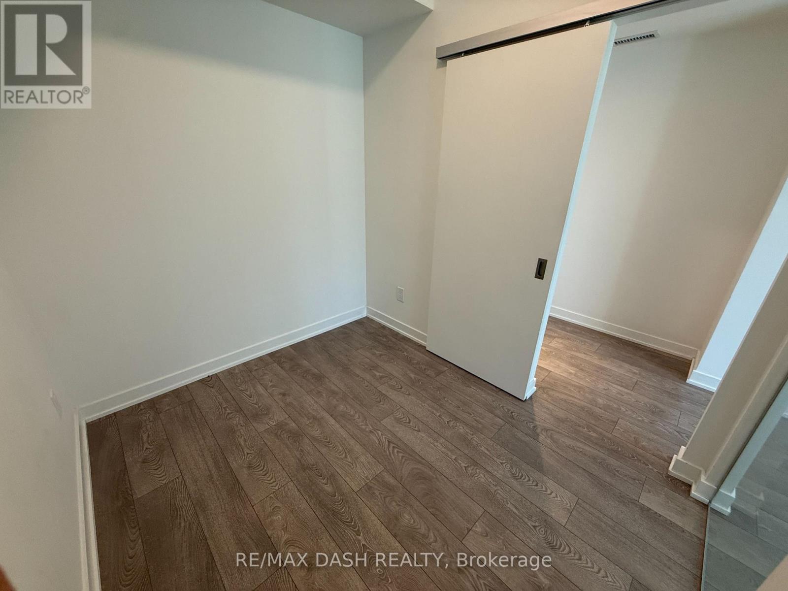 215 - 28 Ann Street, Mississauga, Ontario  M3C 0H5 - Photo 10 - W12497860