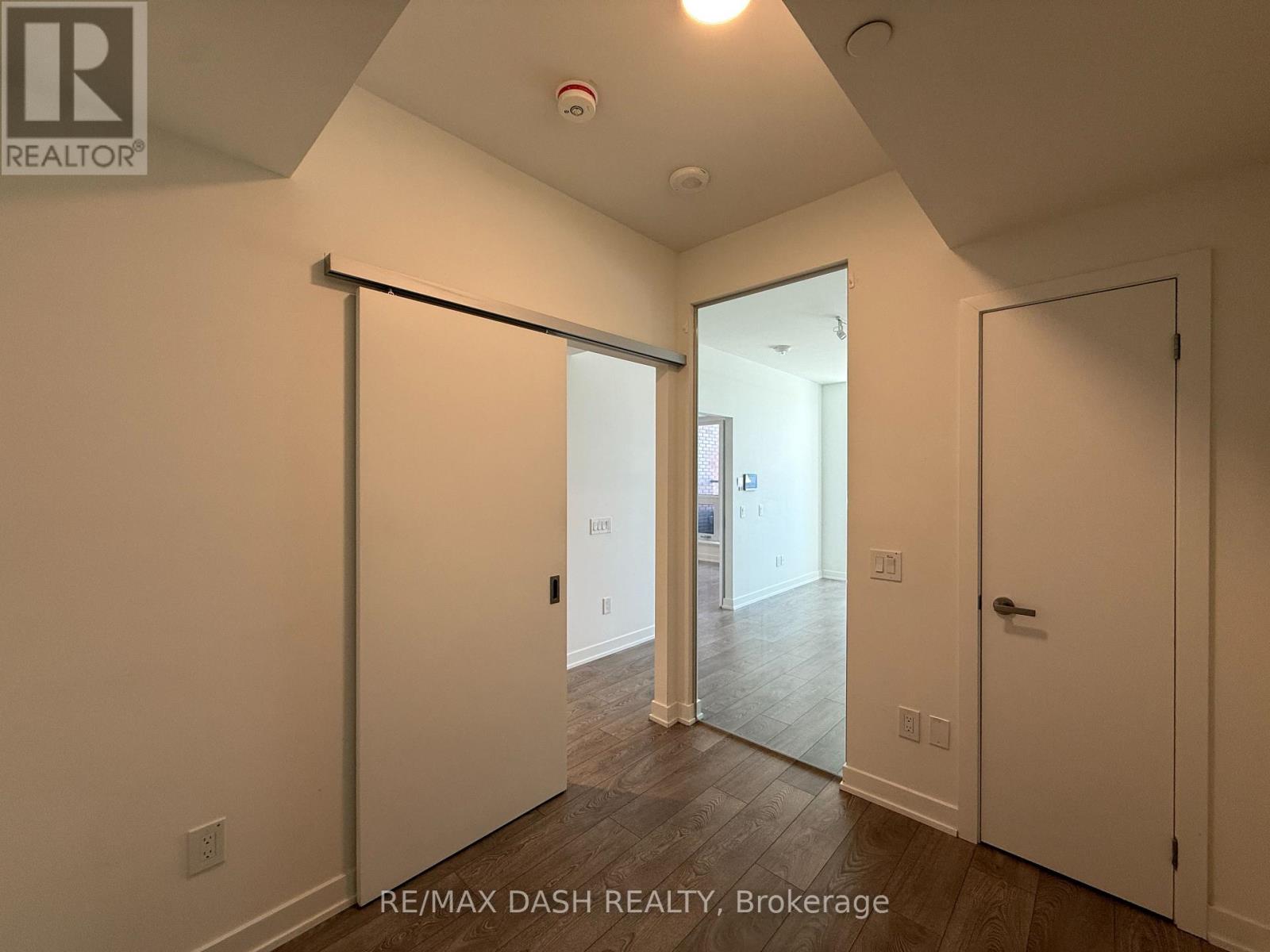 215 - 28 Ann Street, Mississauga, Ontario  M3C 0H5 - Photo 11 - W12497860