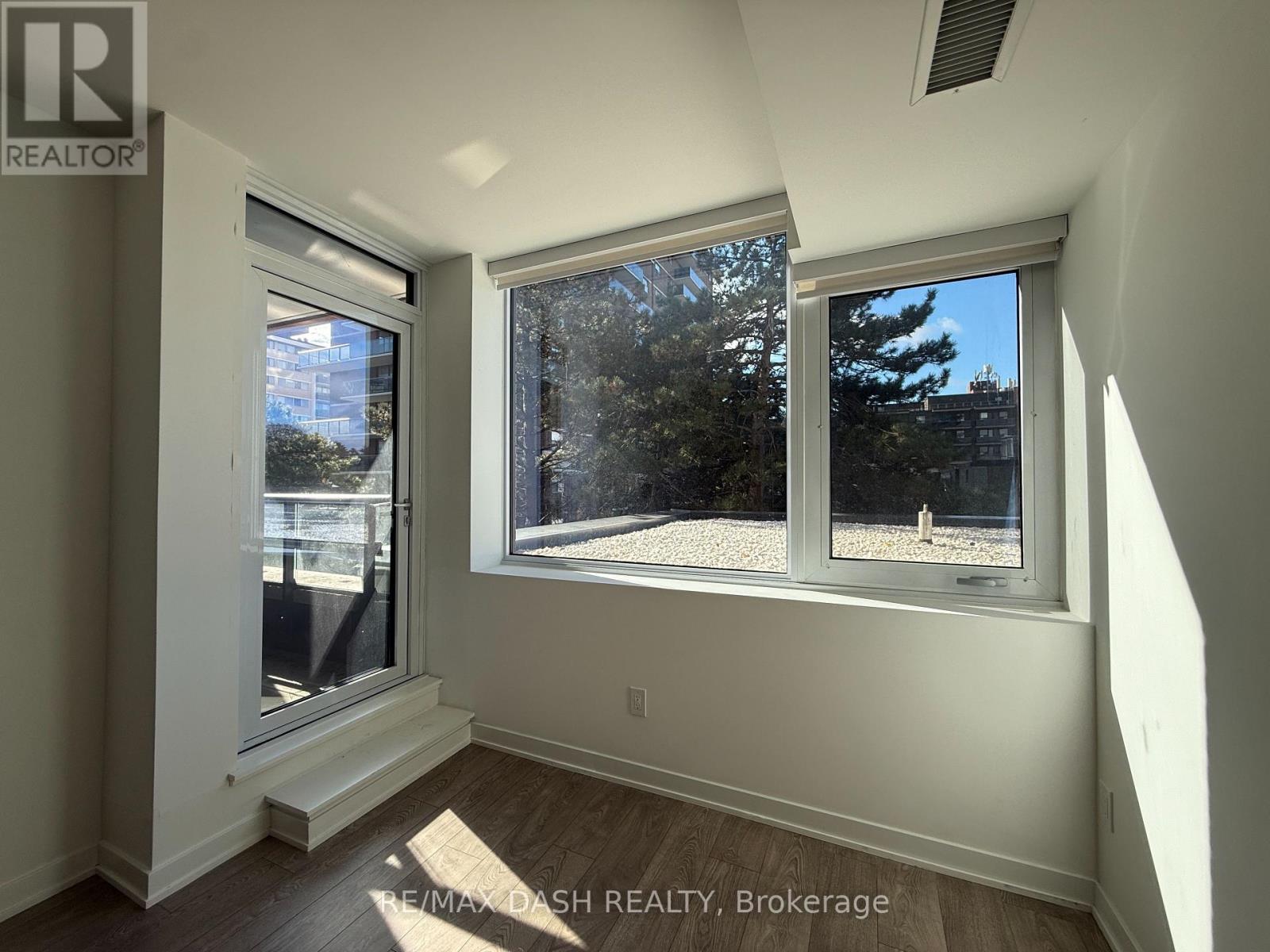 215 - 28 Ann Street, Mississauga, Ontario  M3C 0H5 - Photo 17 - W12497860