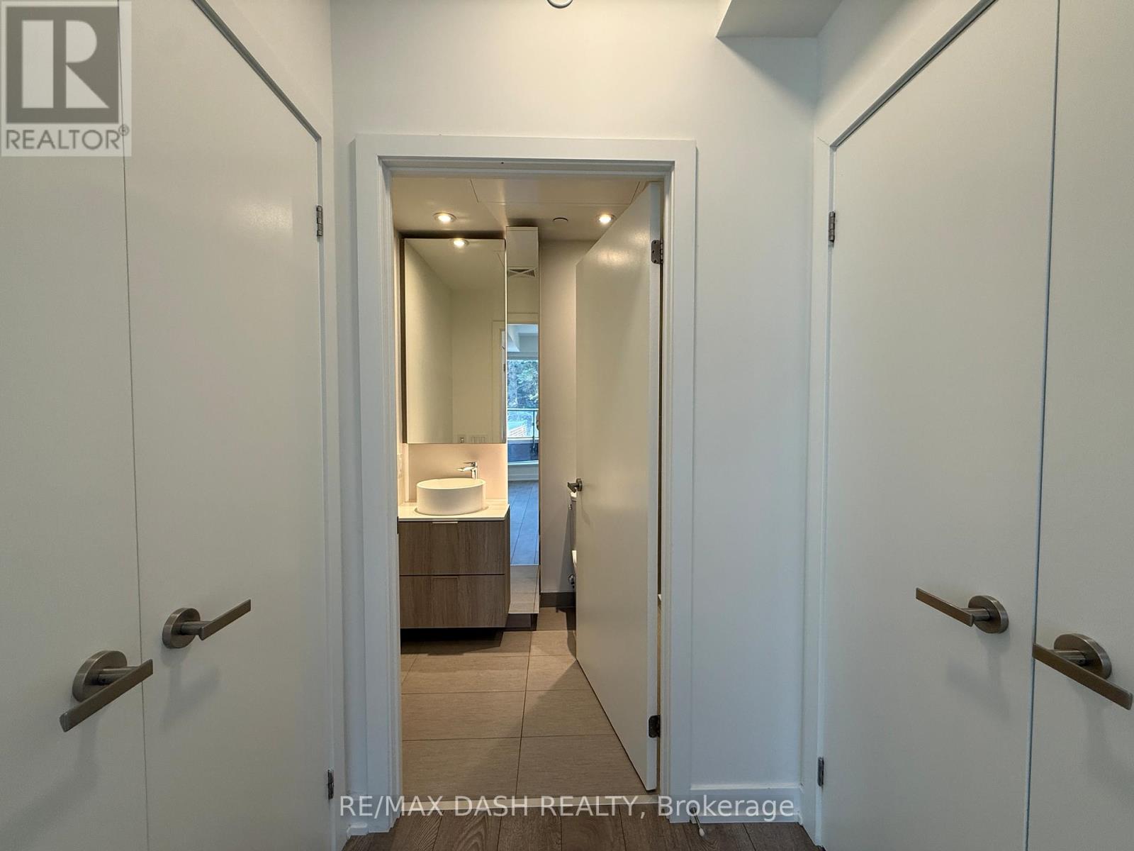 215 - 28 Ann Street, Mississauga, Ontario  M3C 0H5 - Photo 28 - W12497860