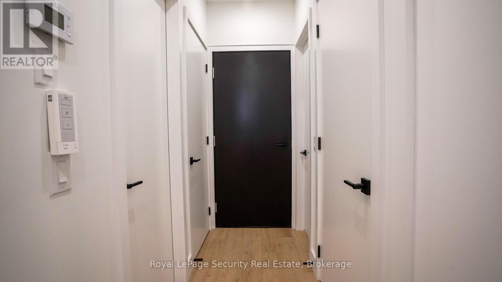 Lower Level - 70 Chamberlain Avenue, Toronto, Ontario  M6E 4K1 - Photo 3 - W12497872